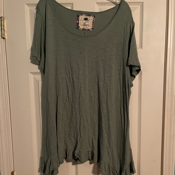 Cupio Tops - Cupio Ruffle Tee